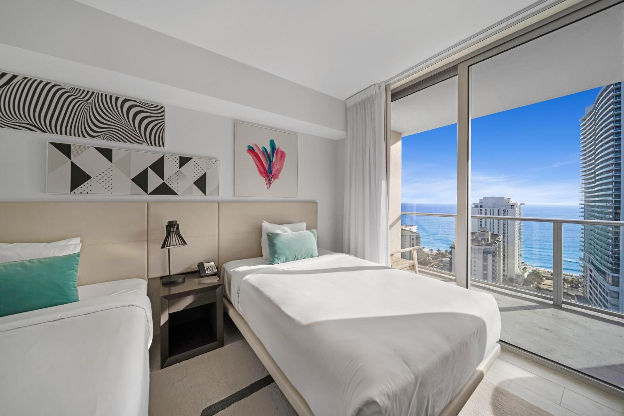 Apartment Wake Up To Ocean Views - Stunning 2bdr & 2ba Steps Away From The Ocean Hollywood