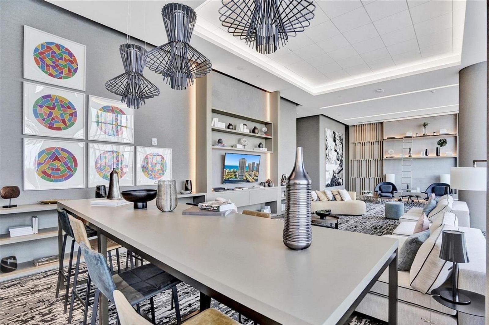 Wake Up To Ocean Views - Stunning 2bdr & 2ba Steps Away From The Ocean Apartment *