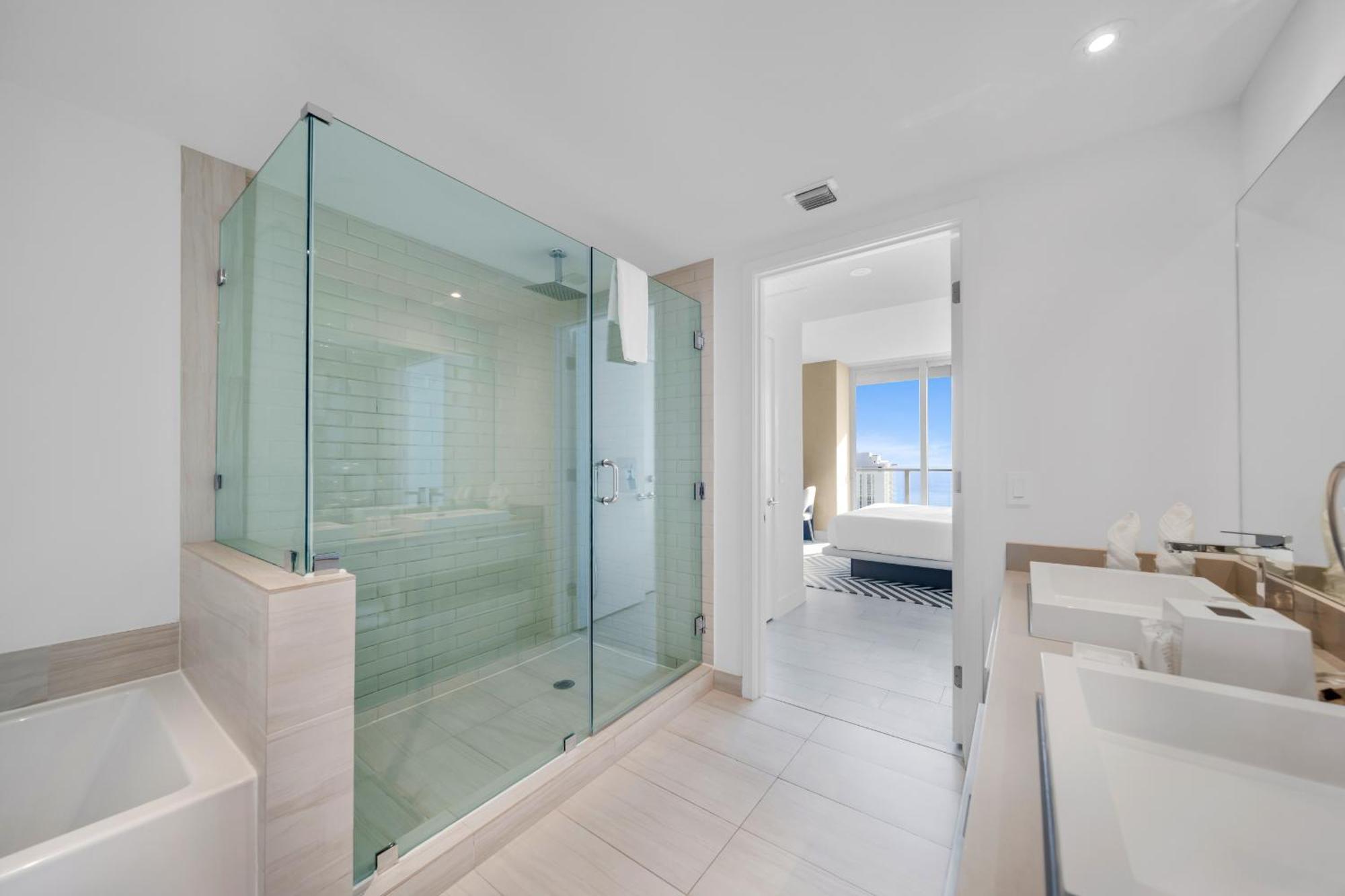 Wake Up To Ocean Views - Stunning 2bdr & 2ba Steps Away From The Ocean * Hollywood