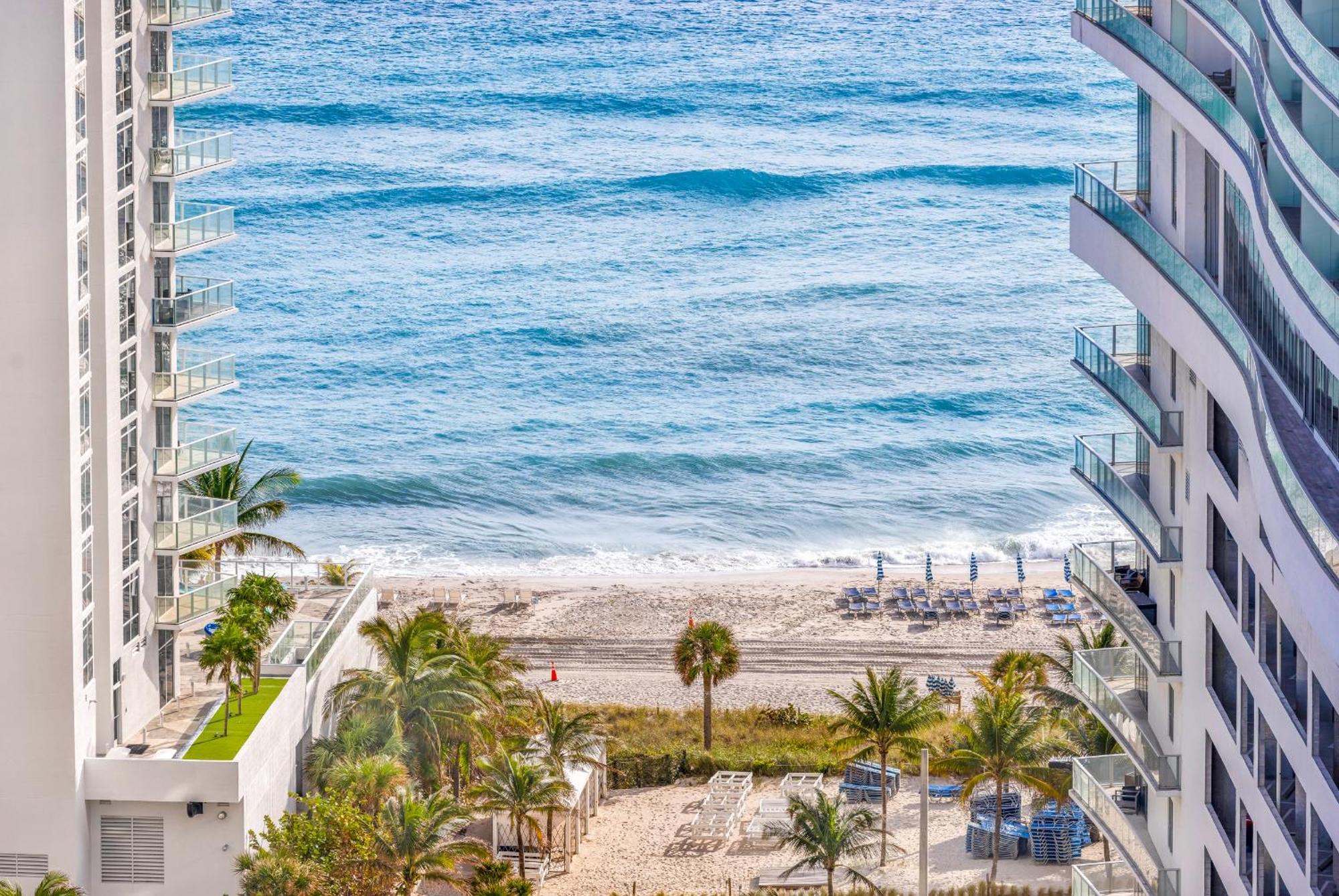 Wake Up To Ocean Views - Stunning 2bdr & 2ba Steps Away From The Ocean * Hollywood